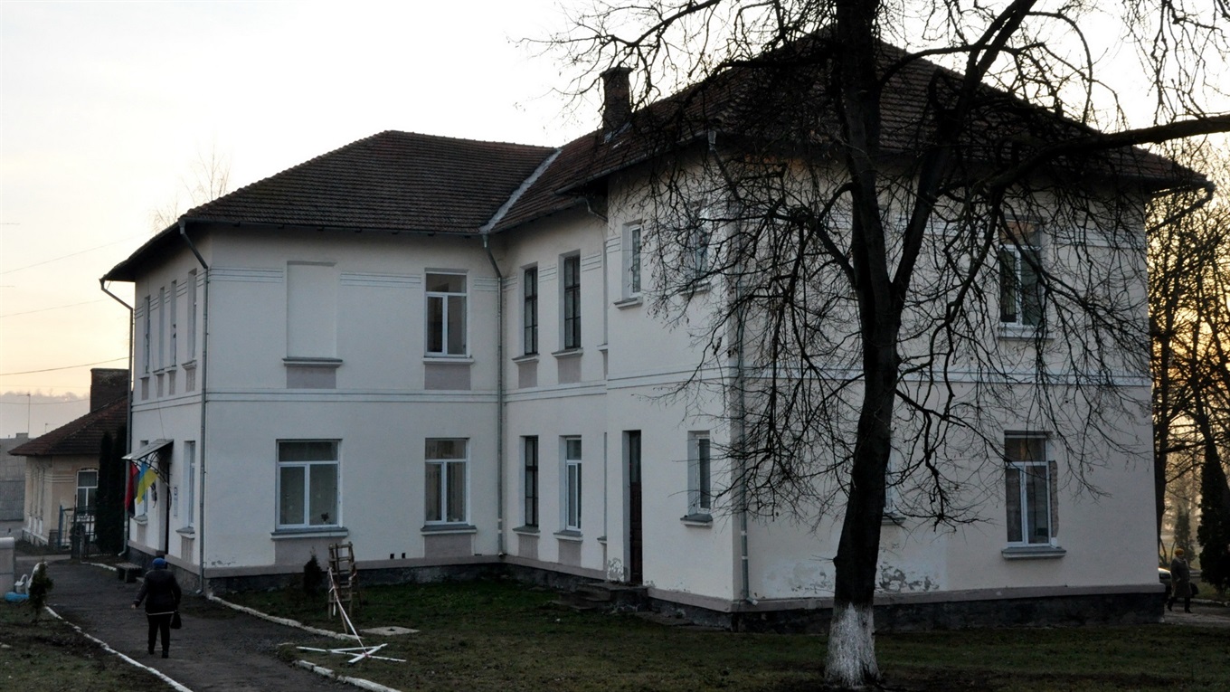 Чортків'янам нагадують, що перед тим, як телефонувати лікареві, подивіться на годинник