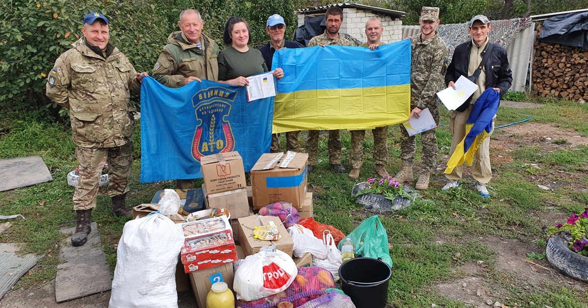 Волонтери здійснили 57 поїздку в АТО: привітали оборонців з Днем Захисника і передали гостинці
