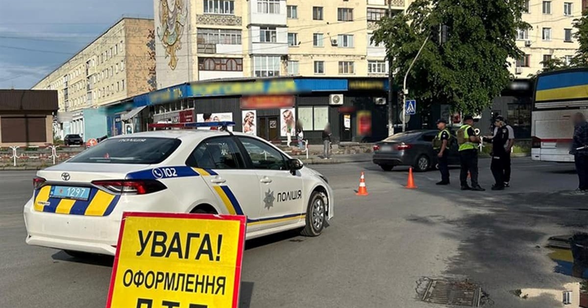 На перехресті вулиць Шевченка — Київська — Лесі Українки автобус збив 9-річного хлопчика