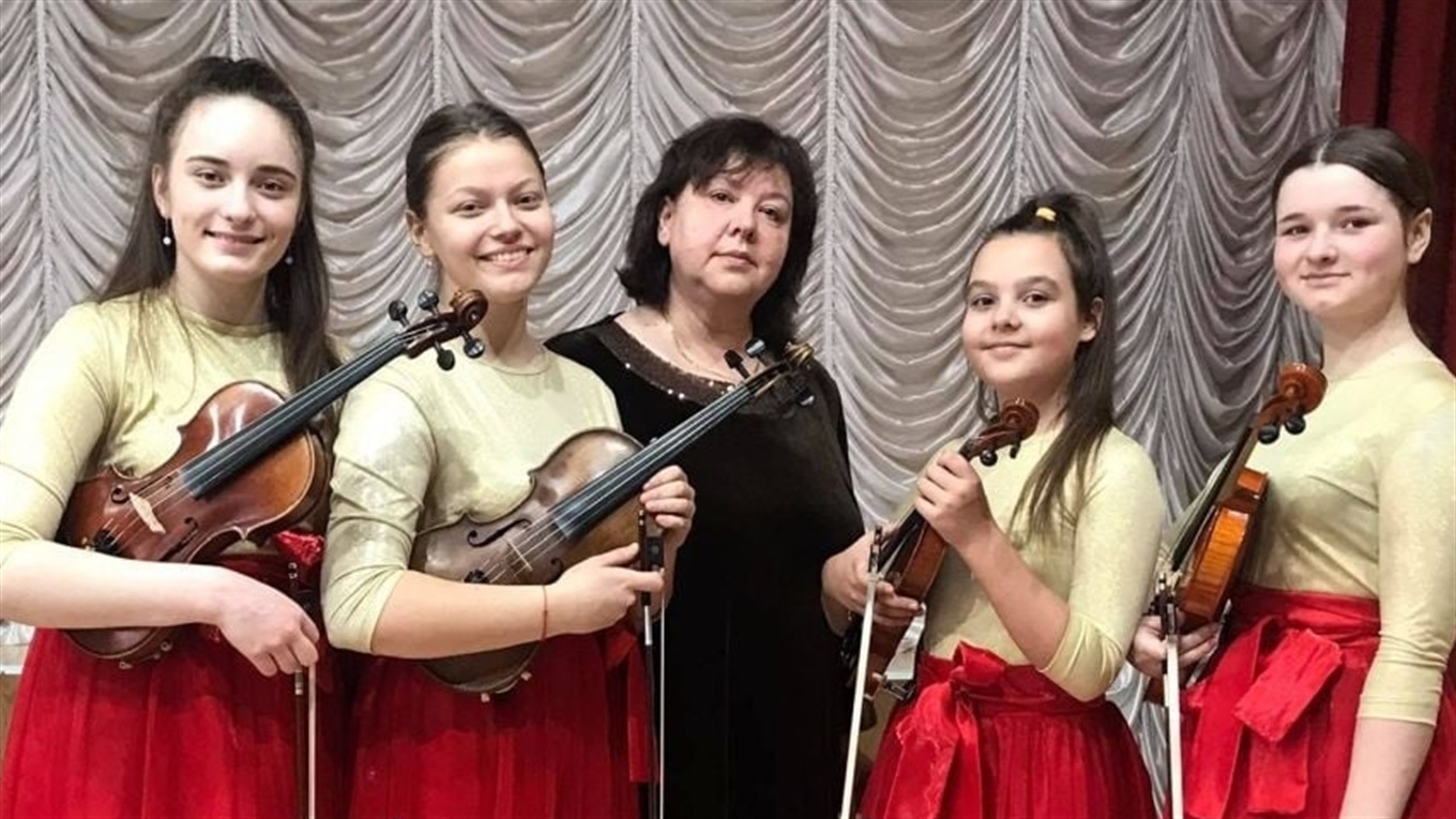Цікавий досвід. Квартет скрипальок з Корюківки бере участь у проєкті німецького композитора