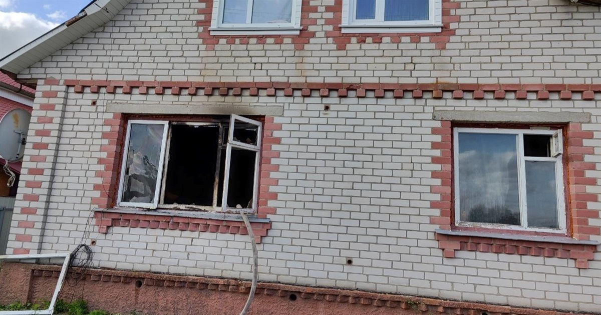 У Мені горів будинок. Причину пожежі встановлюють
