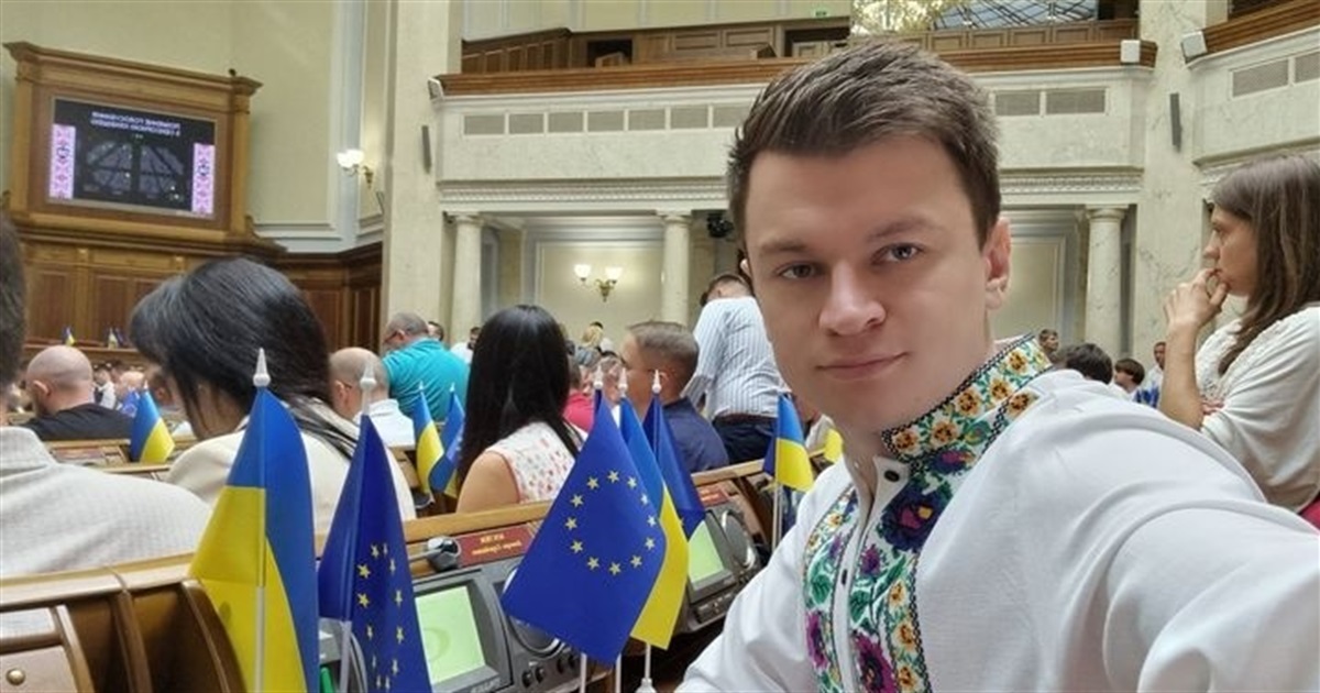 Нардеп Дмитро Костюк шукає 3 людини "за Звягель" і 3 "за Новоград" для обговорення в комітеті ВР