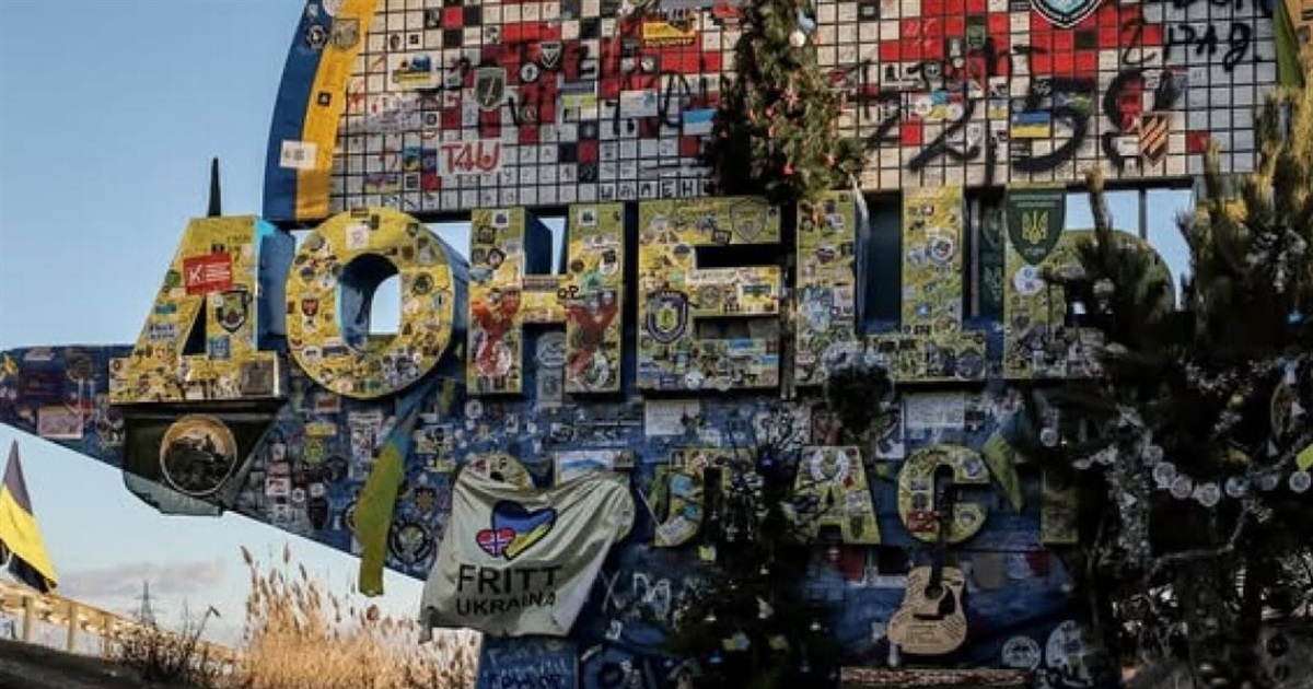 З Новокриворіжжя на Донеччині евакуювали останню мешканку. Вона не їхала з небезпеки через тварин