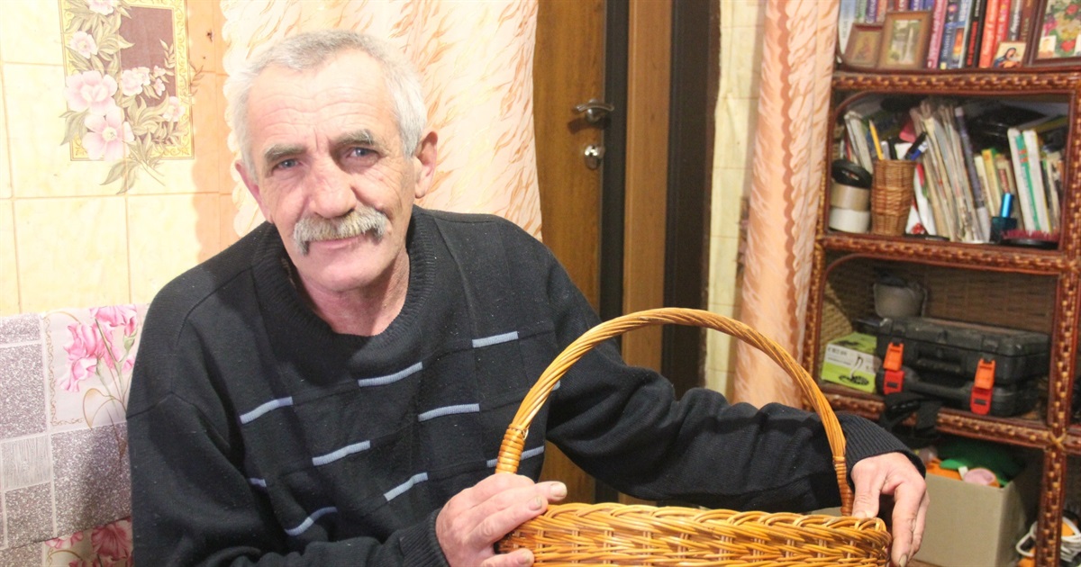 В людських руках жива лоза: секрети стародавнього ремесла від майстра із Хомутинців