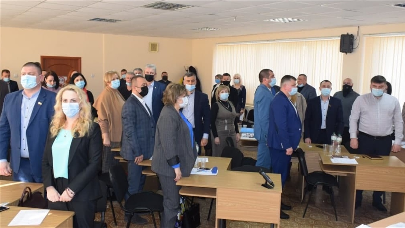 Депутати й депутатки у нашому місті, районі, області та в країні. Керівні посади знову в чоловіків?