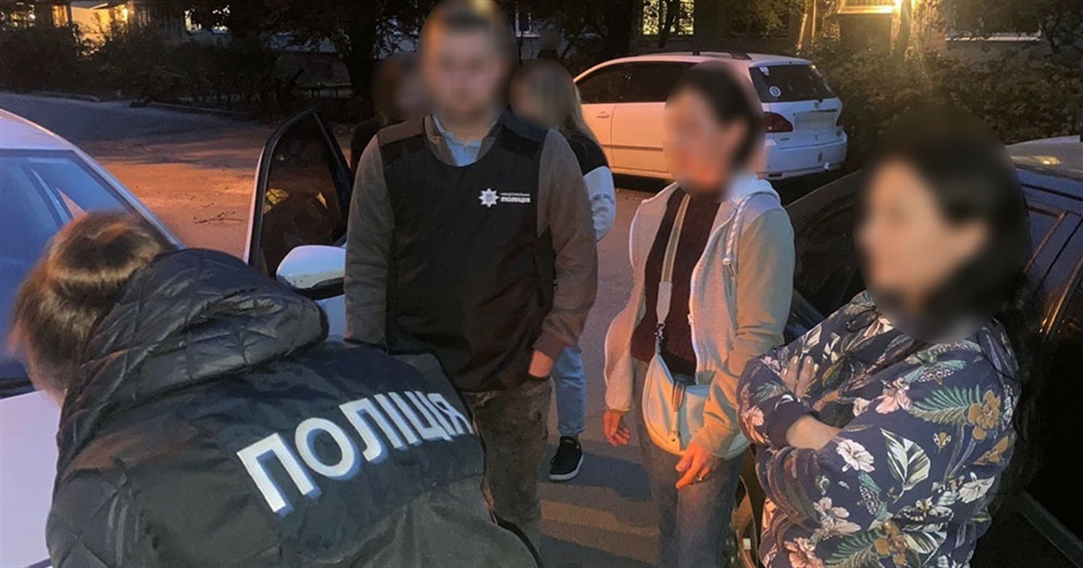 Обіцяли "відмазати" від армії: на Житомирщині поліція викрила шахраїв