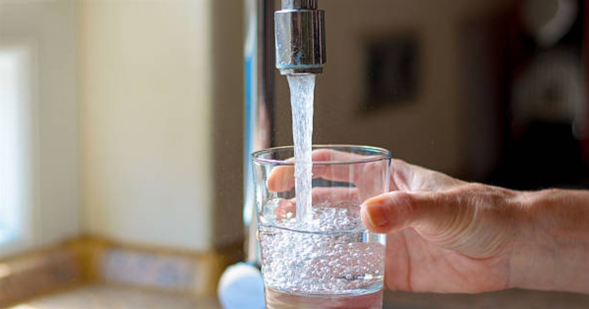 Аварія на приватній водопровідній мережі у Звягелі: без води залишилися три вулиці