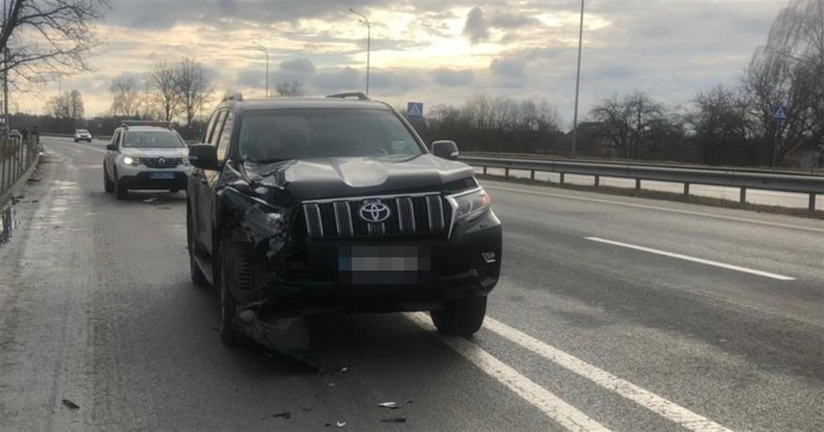 Смерть на дорозі: під колесами позашляховика загинув пішохід