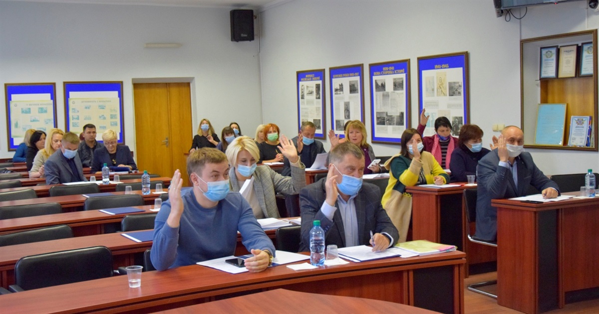 У Жмеринці виділяють кошти на придбання ноутбуків для педагогічних працівників: засідання виконкому