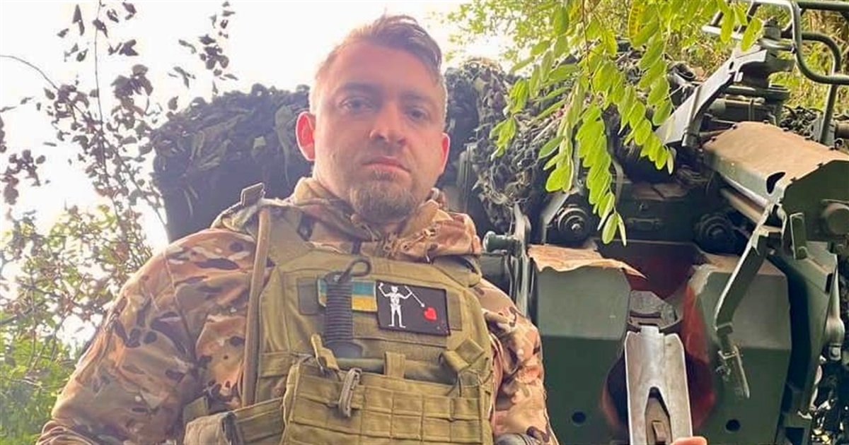 Військовий з Бучі Євген “Мессер” Даценко отримав почесний нагрудний знак “Золотий Хрест”