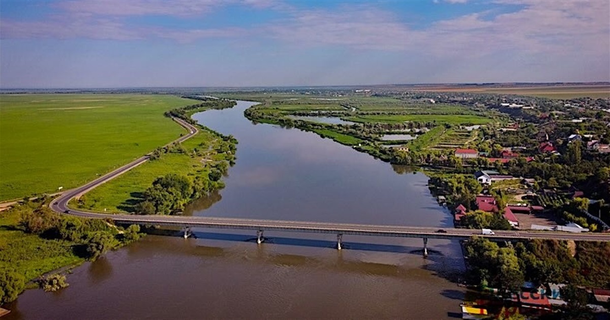 Міст у Маяках після ударів «шахедів» перевіряють на міцність