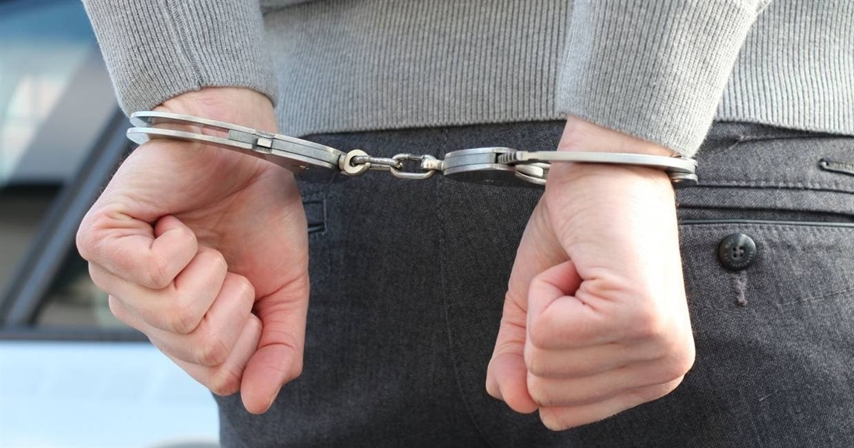 Дівчині, яка пограбувала пенсіонерку, поліцейські оголосили підозру: Новоград-Волинщина