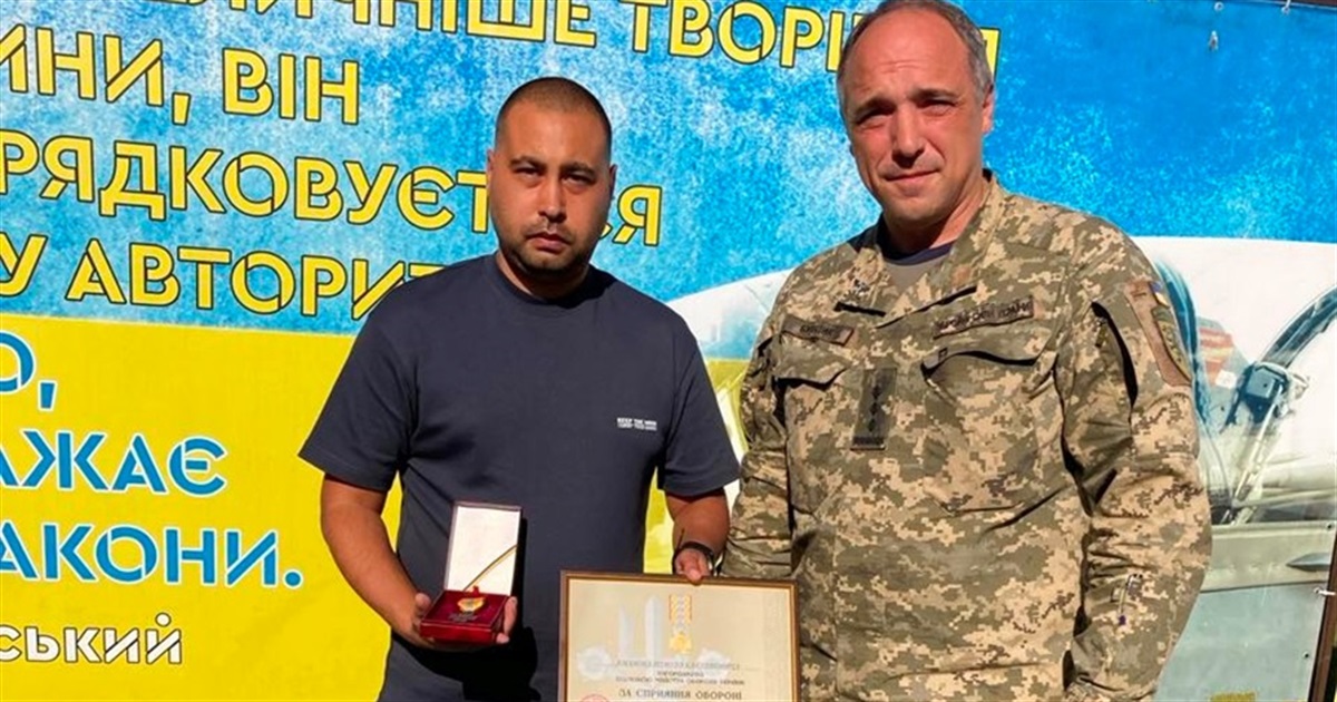 Волонтер зі Старокостянтинова отримав подяку від Міністерства оборони України