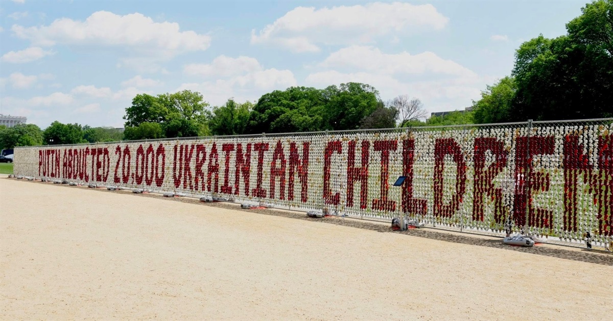 У центрі Вашингтона встановили 20 тисяч ведмедиків. Вони — символ викрадених РФ українських дітей