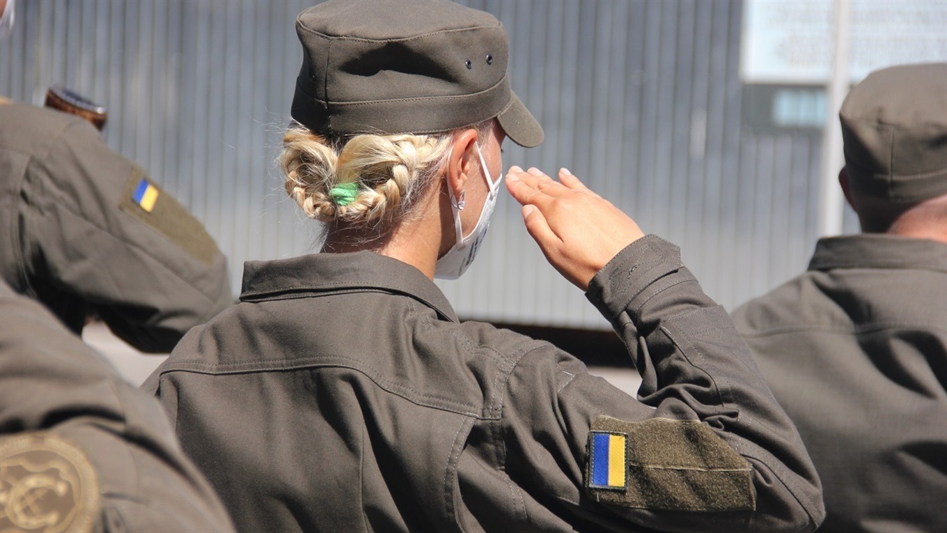 У нашій частині нікого не здивуєш тим, що жінки обіймають «чоловічі» посади