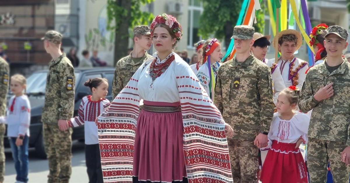 У Звягелі відзначили День вишиванки: фото