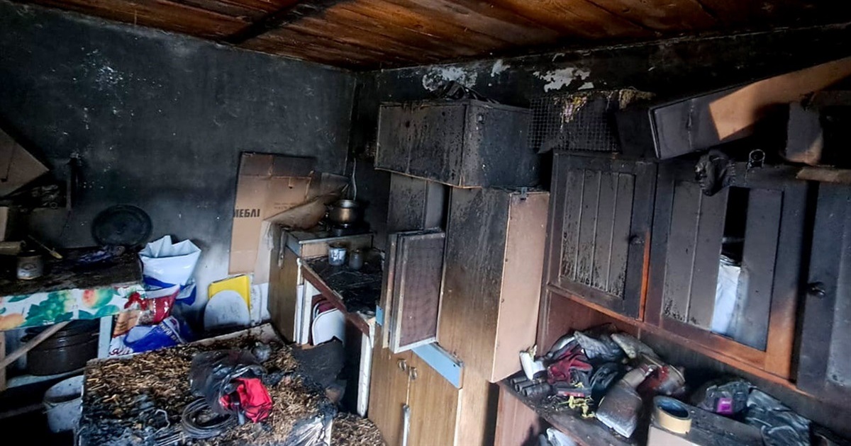 У Кагарлику сталася пожежа господарчої будівлі: знищено побутову техніку