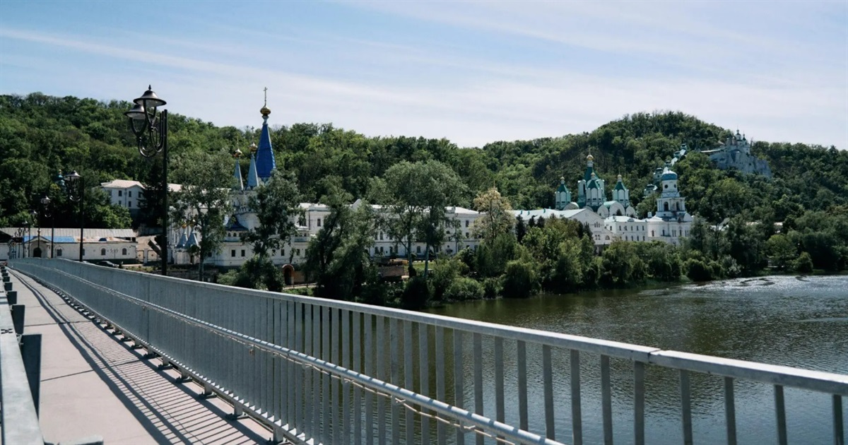 Зеленський пропонує вирішувати долю Донбасу на референдумі, а Кремль хоче ввести туди Росгвардію