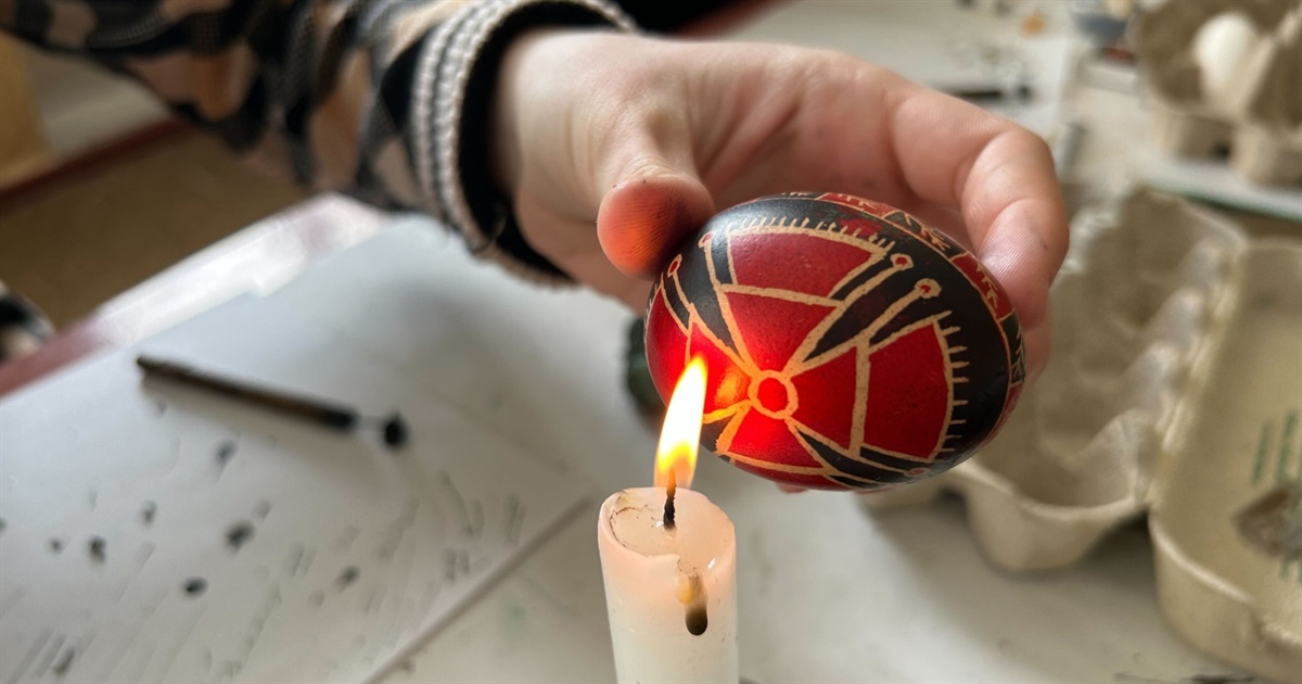 Як створити традиційну писанку на Великдень. Розказує глухівська майстриня