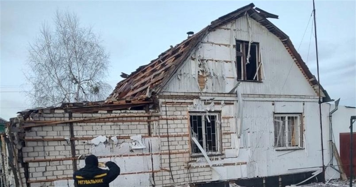Через падіння уламків ворожих БПЛА пошкоджені приватні будинки на Житомирщині