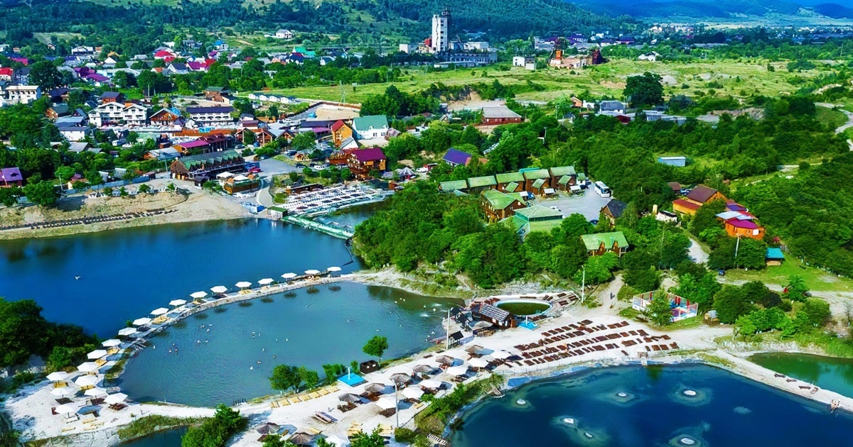 Солотвине у 2026 році: ціни на житло, солоні озера та відпочинок біля кордону з Румунією