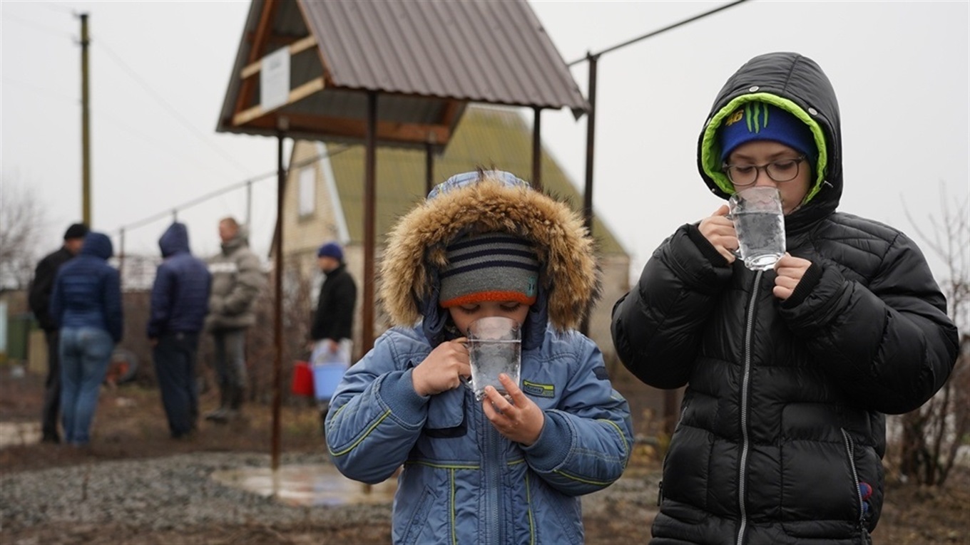 В селе Егоровка десятки лет жили без питьевой воды. Как ее нашли и сколько это стоило