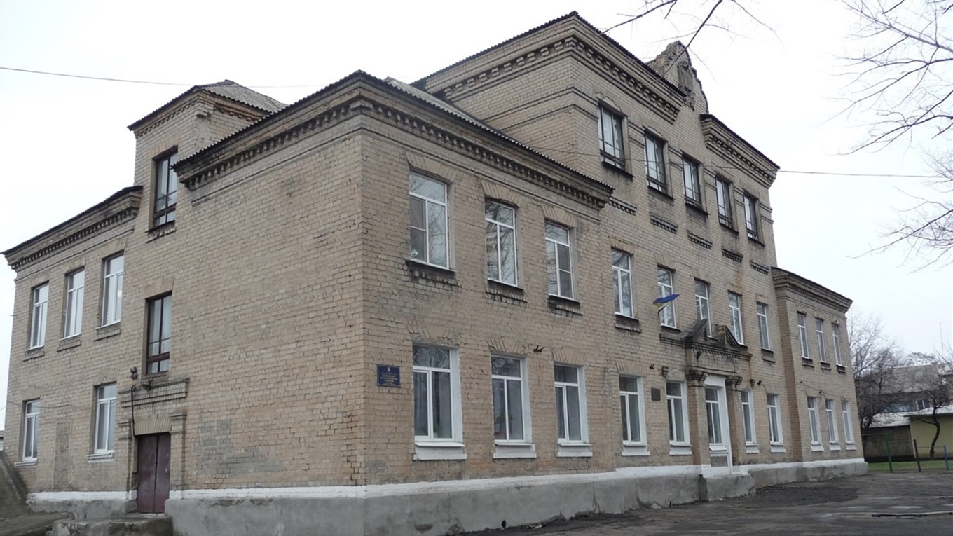 В сотне школ Украины, где лучше всего сдали тесты, есть одна из Донецкой области. Что о ней известно