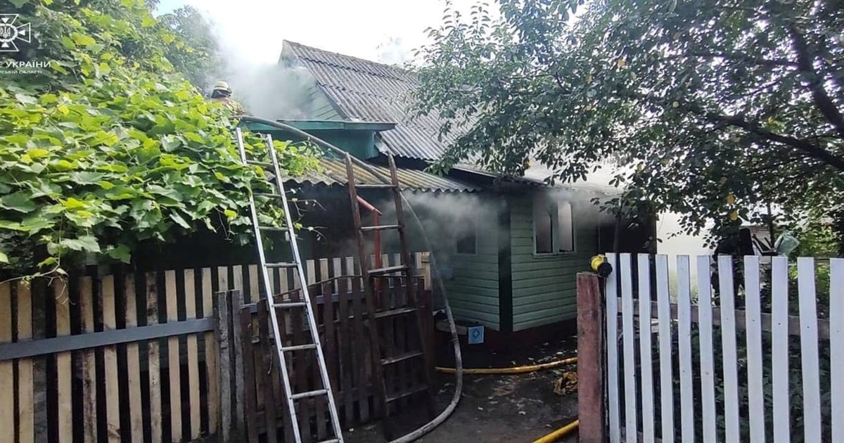 На Звягельщині у приватному будинку трапилася пожежа: ймовірна причина — коротке замкнення