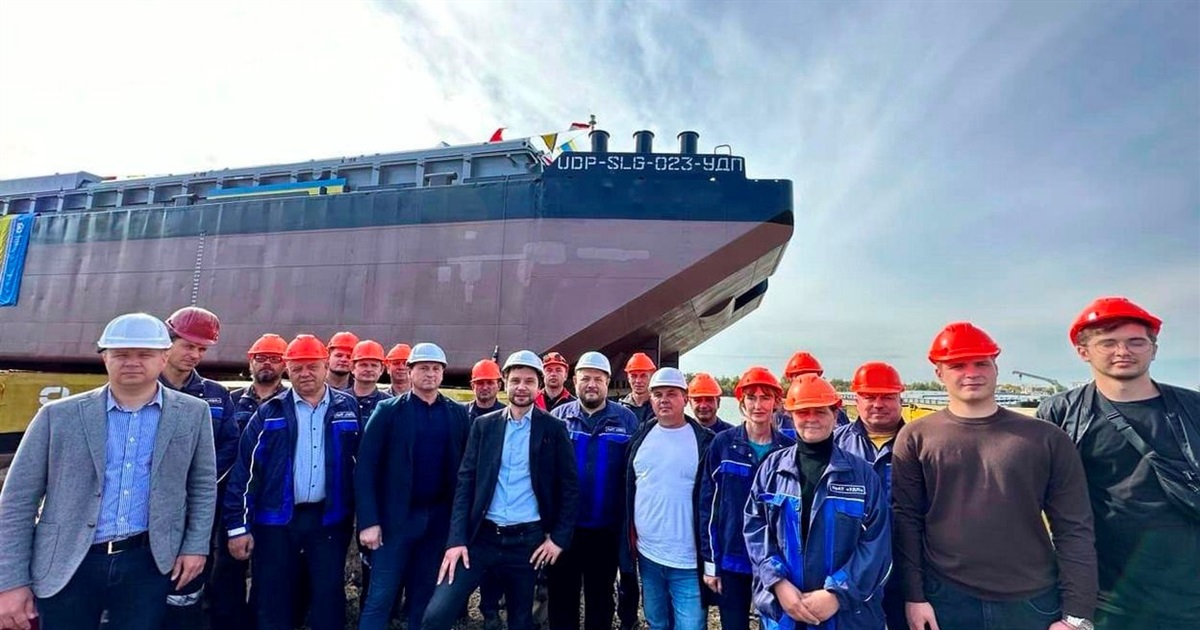 Украина возобновляет судостроение: УДП спустили на воду первую SLG баржу