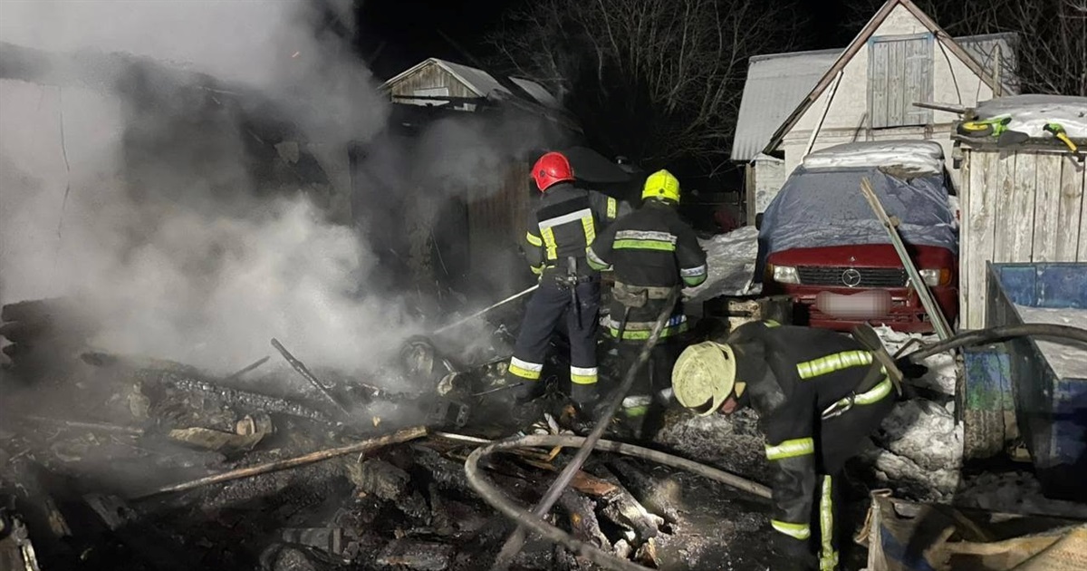 32-річна жінка та її двоє дітей 4 і 5 років загинули в пожежі на Житомирщині