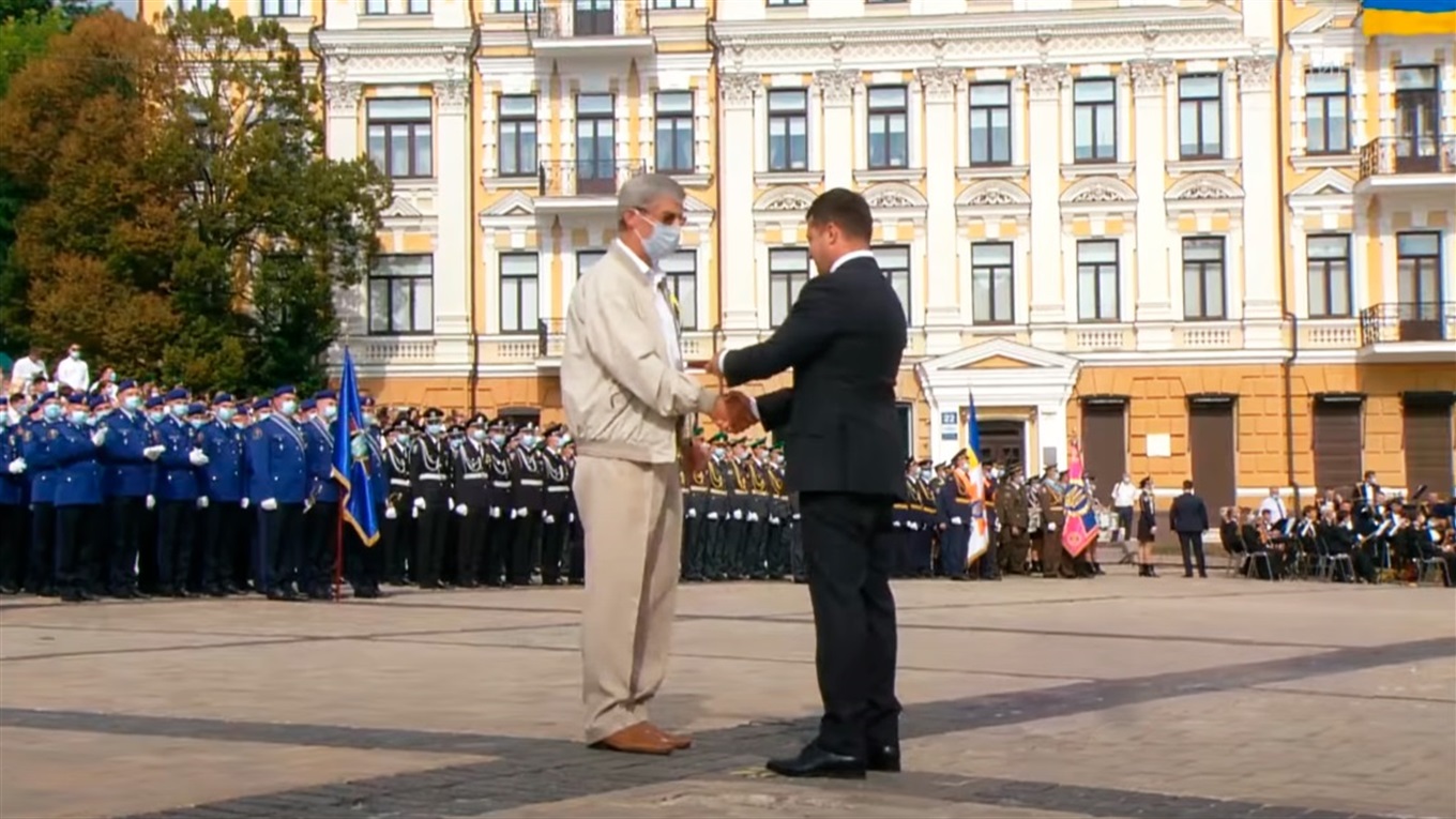 Десять достойників з Рівненщини відзначив президент з нагоди Дня незалежності України