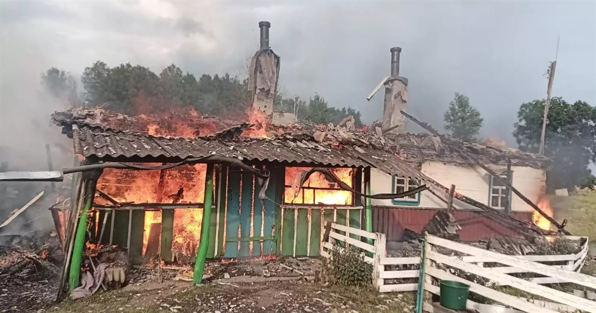 На території приватного домоволодіння на Звягельщині спалахнула пожежа