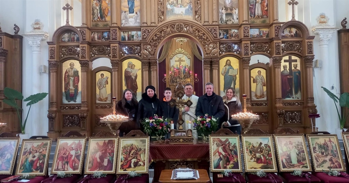 На Чортківщині парафіянин 18 років вишивав для храму образи «Хресної Дороги»