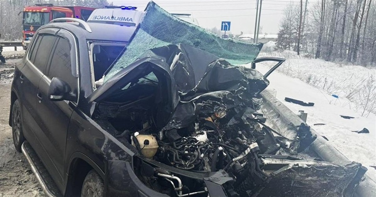 Водій позашляховика помер, троє пасажирок у лікарні: поліція розслідує ДТП на Житомирщині