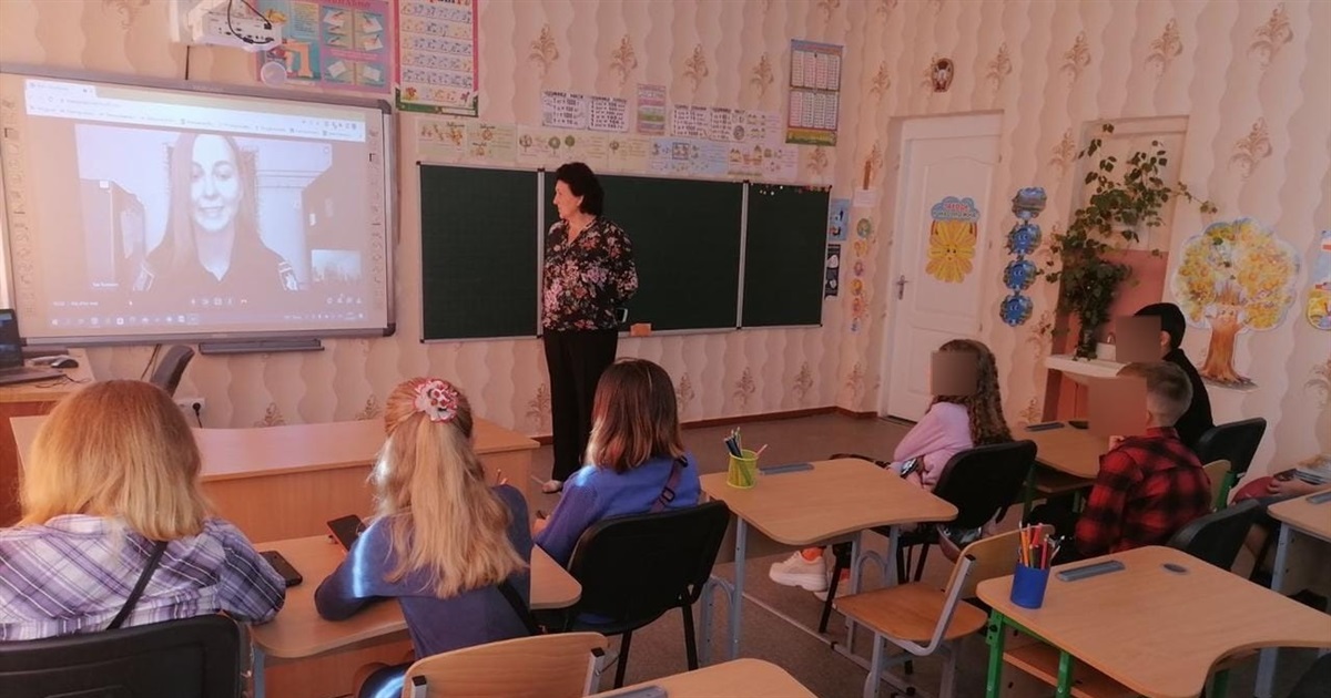 Учні Марківської гімназії спілкувались із поліцейськими: про що йшлося на зустрічі