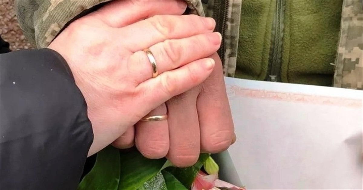 Марія Мартинюк: "У воєнний час люди продовжують одружуватися без урочистостей та білих суконь"