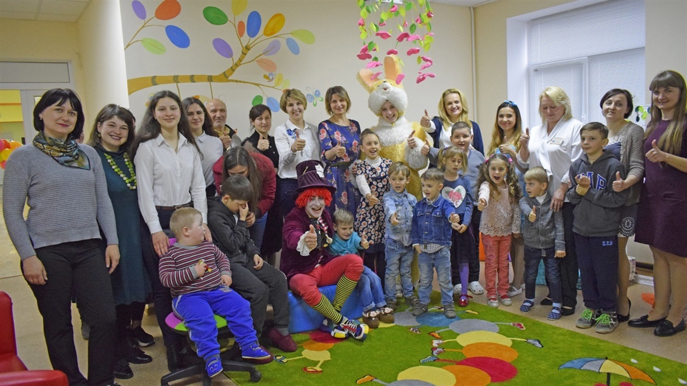За рік роботи послугами інклюзивно-ресурсного центру у Жмеринці скористалися 380 дітей: фото