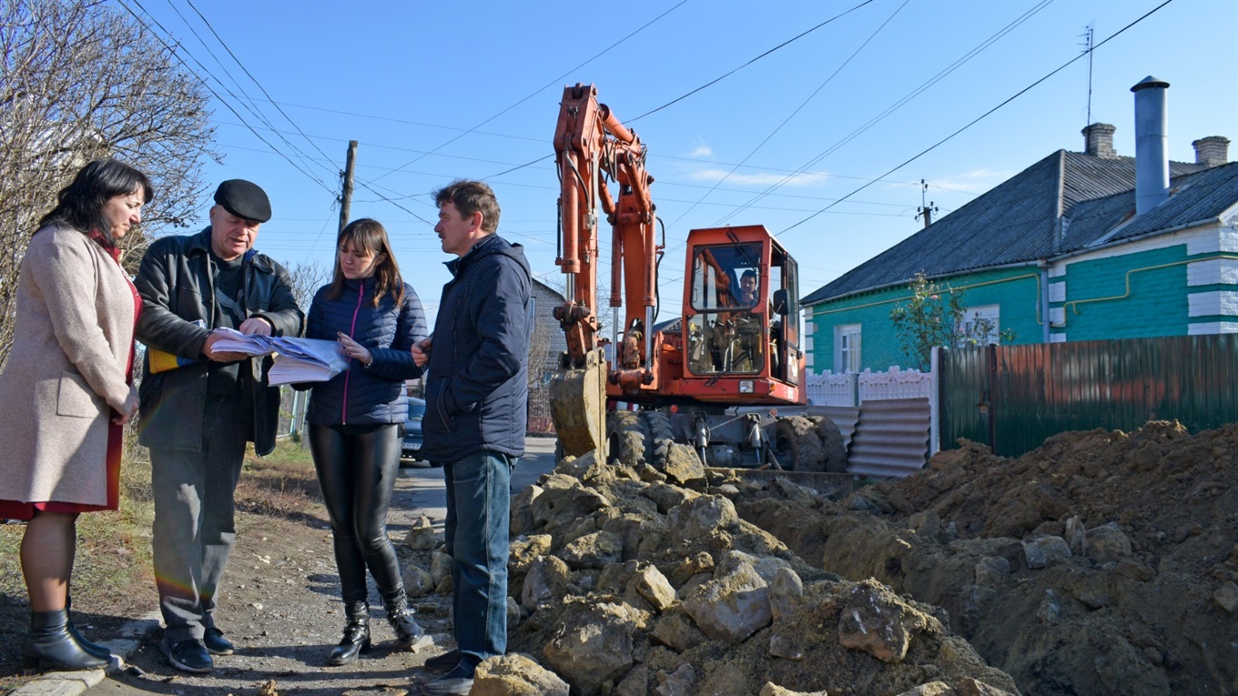 На Училищній стартувало будівництво нового водогону: заміна аварійних труб
