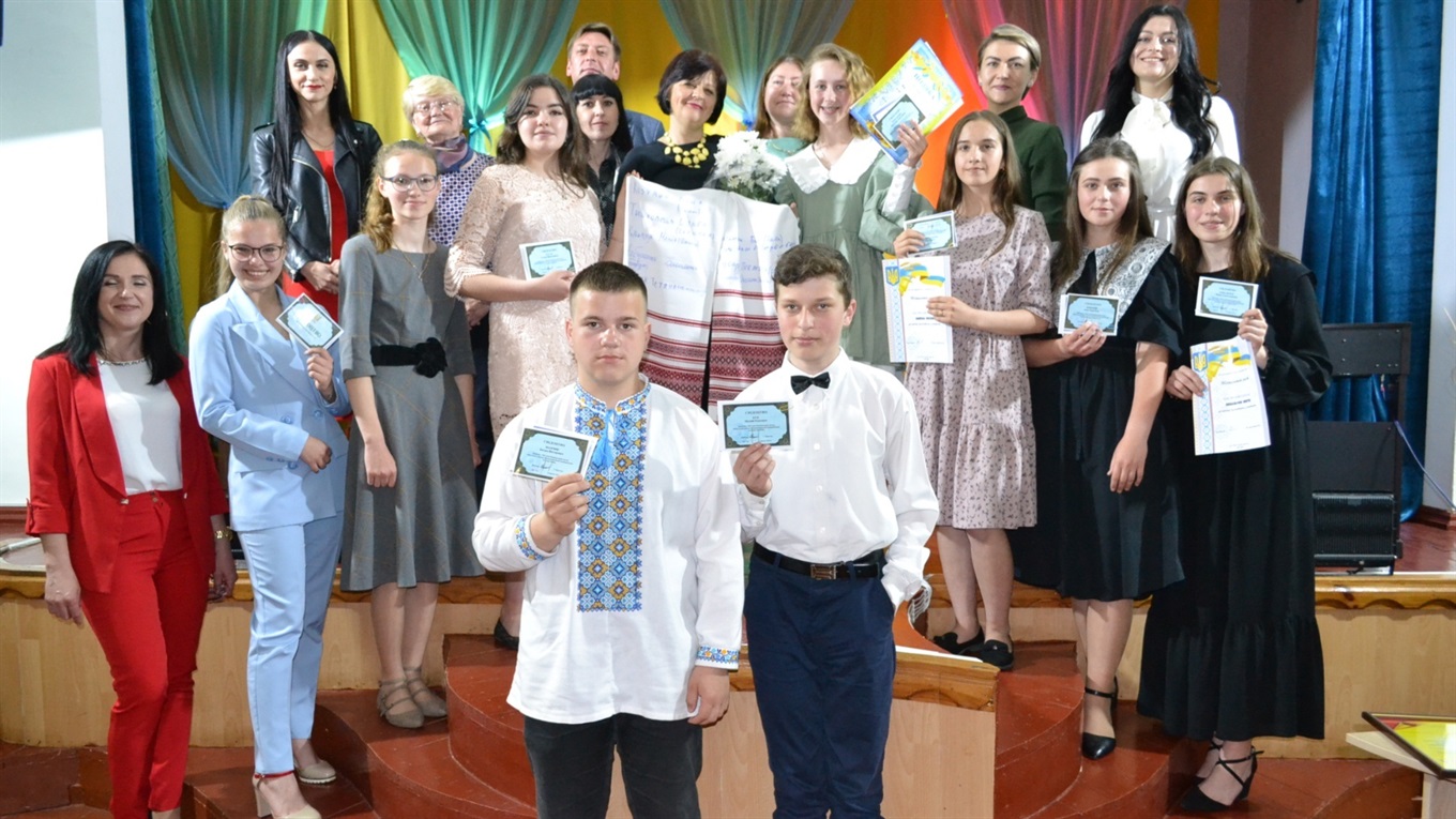 Мистецька школа у Володимирці вручила свідоцтва про освіту своїм випускникам
