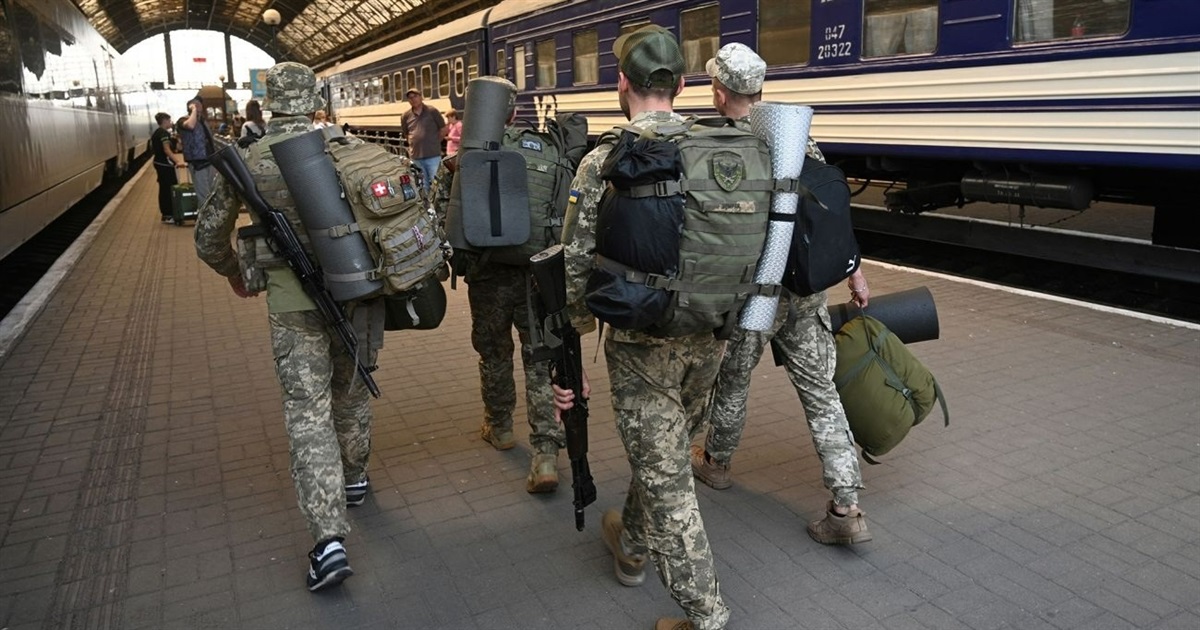 Укрзалізниця запускає сервіс замовлення квитків для військовослужбовців