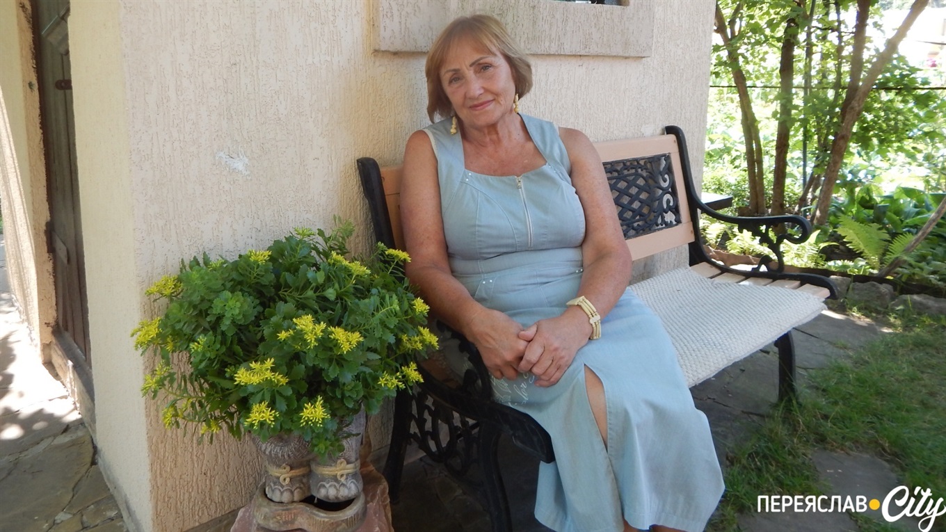 «По пів року на дачі живу – аж поки вино виграє». Як живе на пенсії колишня суддя Катерина Овдієнко