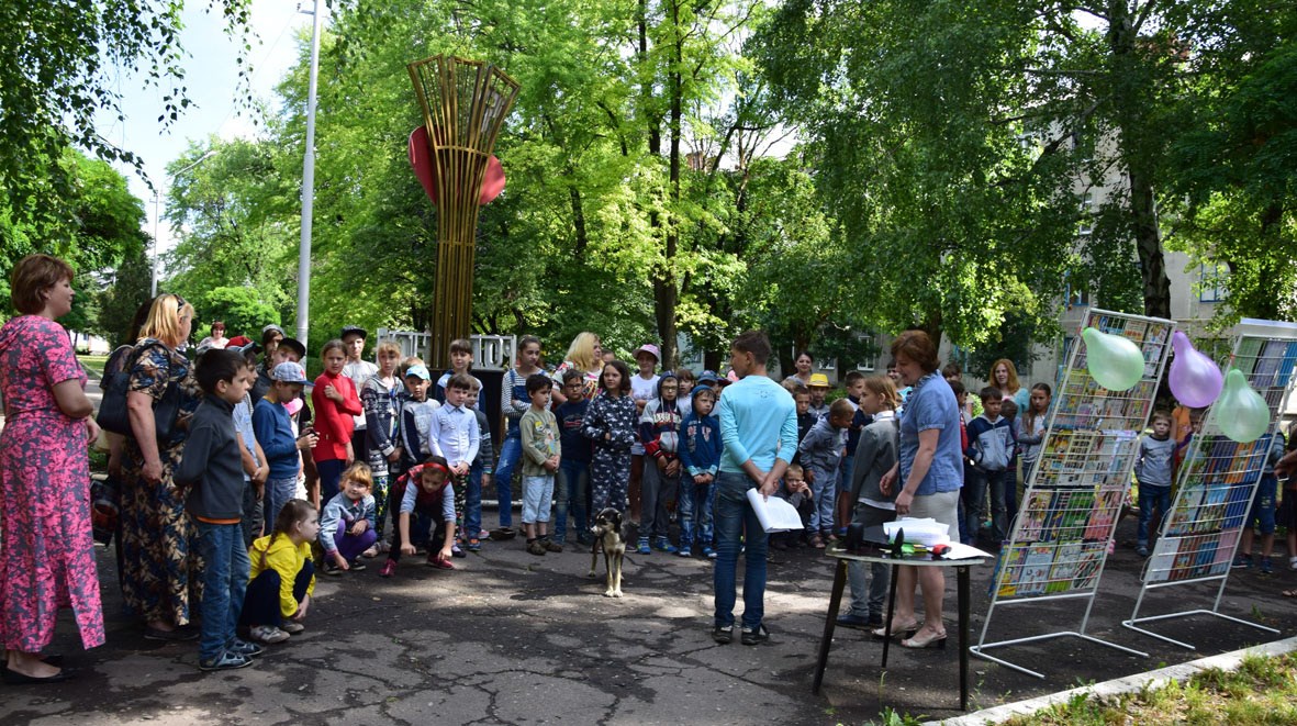 У Родинському бібліотека працювала під відкритим небом