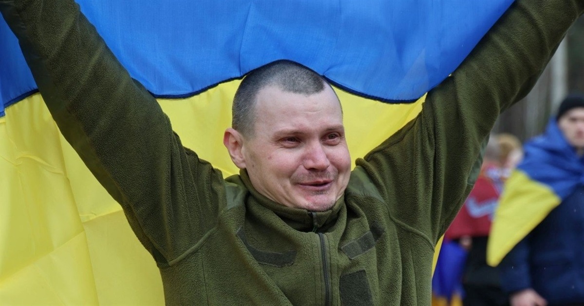 Напередодні Великодня з російського полону повернули 175 українських захисників та 7 цивільних