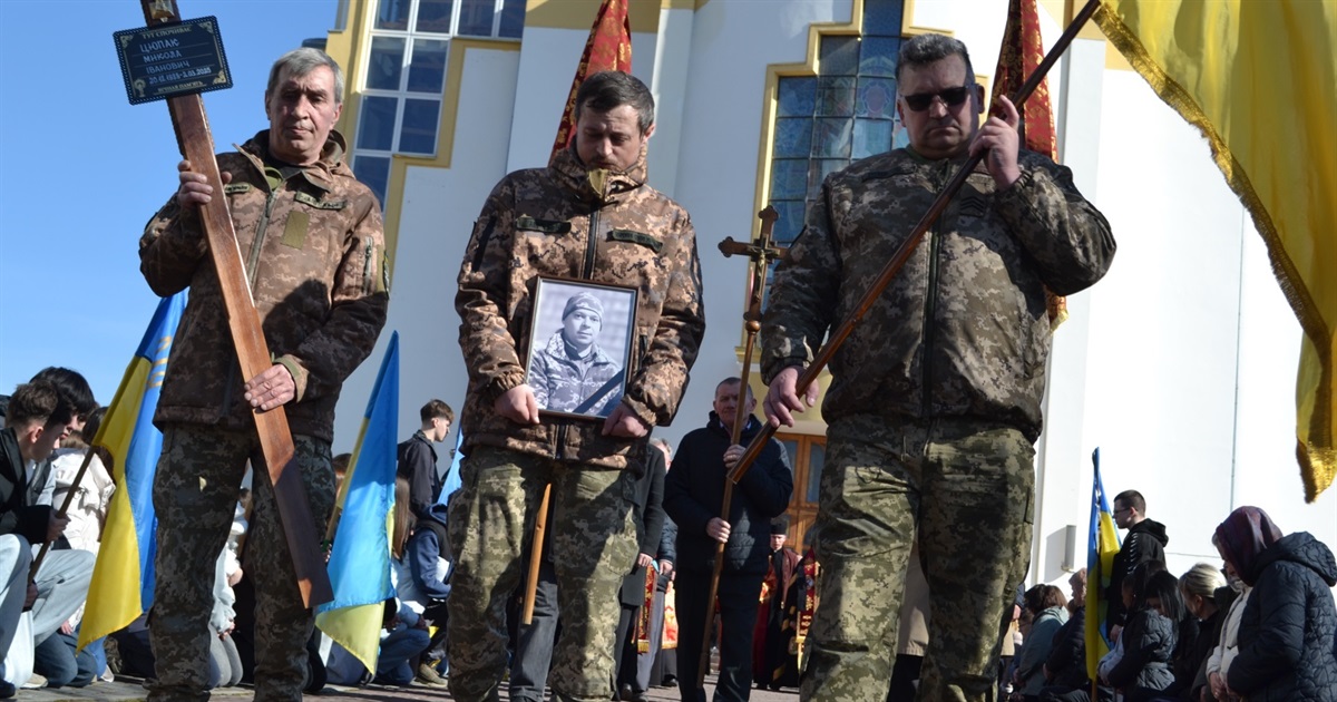 Навколішки Чортківщина зустріла загиблого Героя – Цюпака Миколу