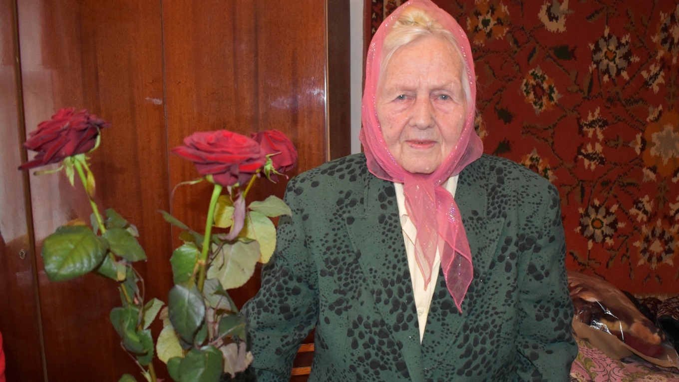 Ольга Коваленко відсвяткувала своє 90-ліття. Свято для неї влаштували її колишні учні