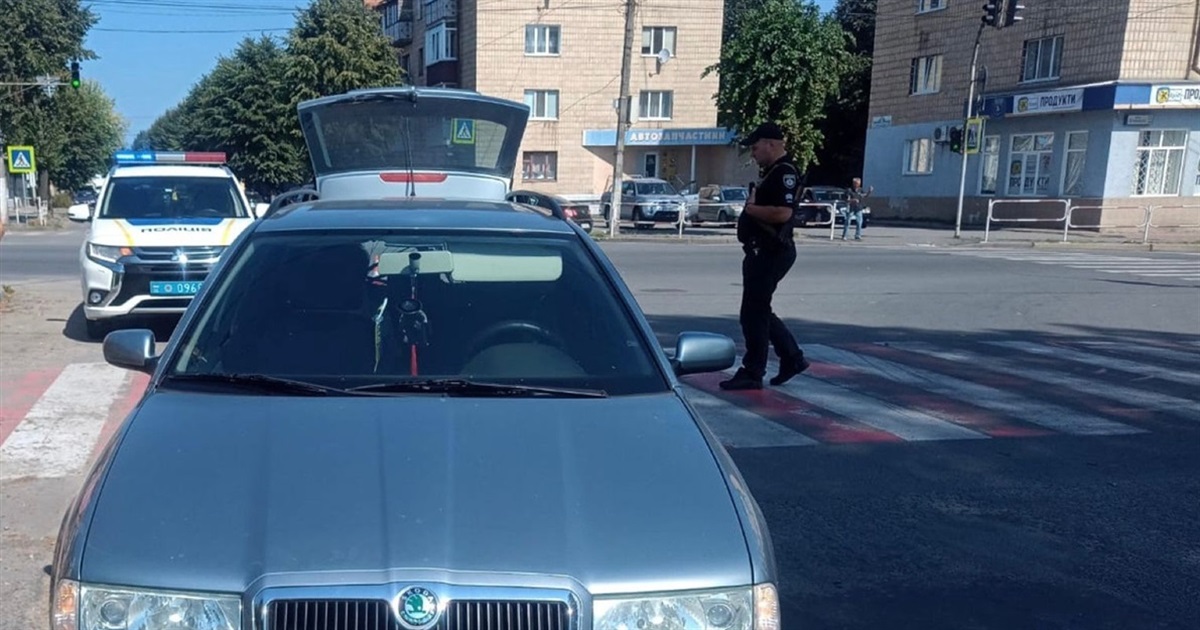 23-річний звягелянин на автівці збив велосипедиста: поліцейські завершили розслідування