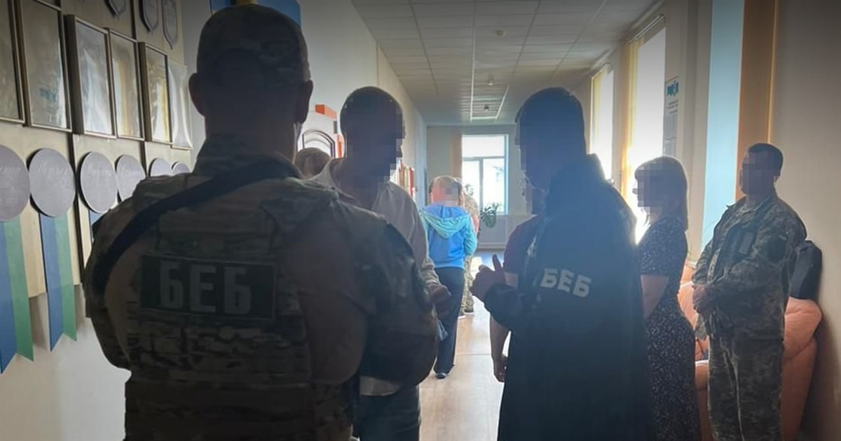 Військову адміністрацію Гостомеля підозрюють у розкраданні 5 млн грн на відбудові селища