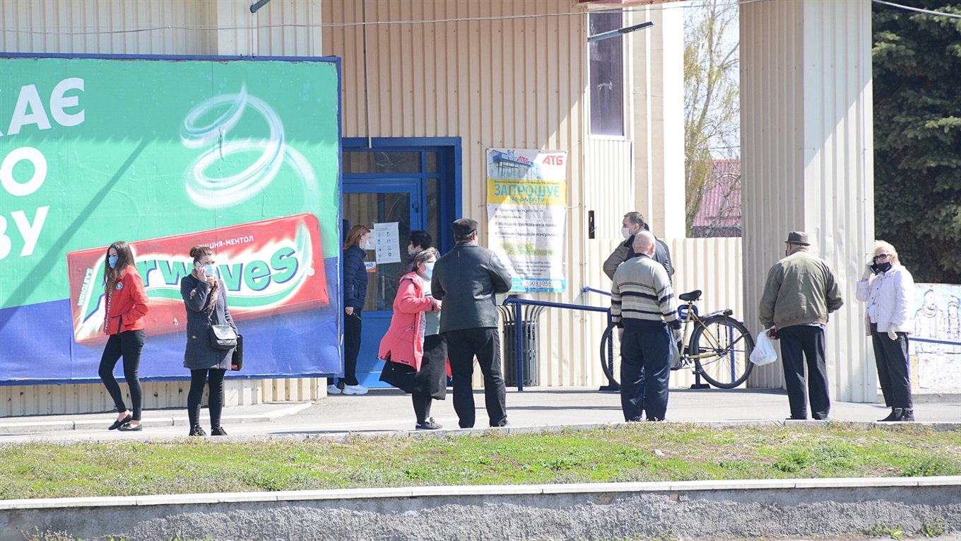 Про що говорять люди в чергах у Кагарлику