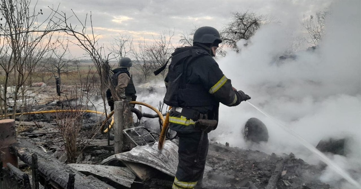 Через падіння уламків збитого "шахеда" спалахнула пожежа у приватному будинку на Житомирщині