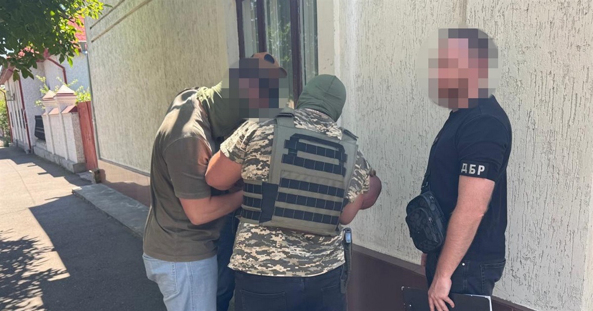 В Ізмаїлі затримали групу правоохоронців, які допомагали ухилянтам